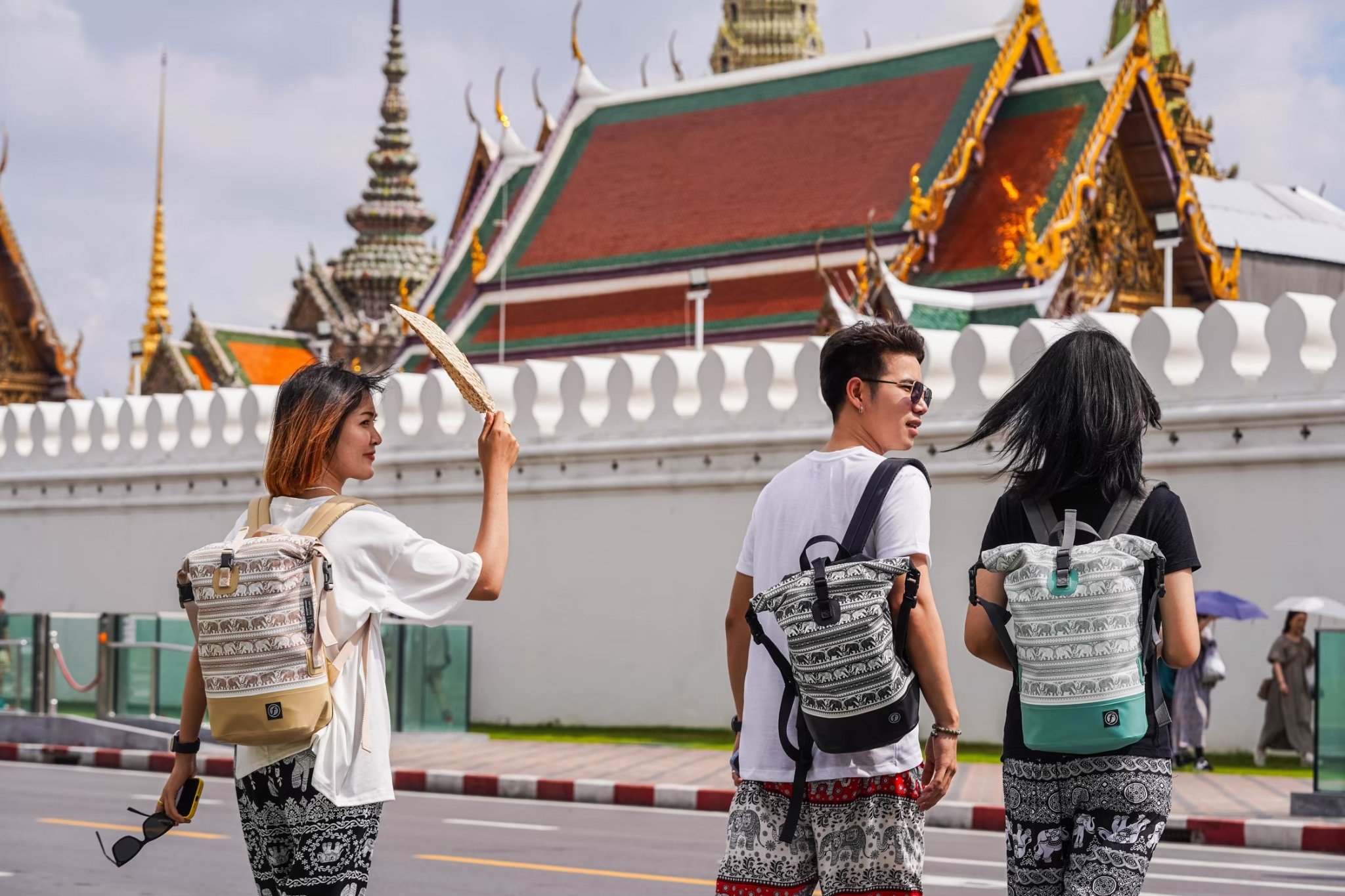 กระเป๋าเป้กันน้ำ FEELFREE MINI DRY TANK CHANG รุ่นช้าง ความจุ 12 ลิตร สีแทน_2